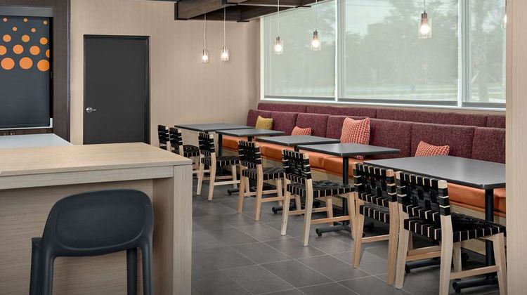 Tru By Hilton Jacksonville Airport I-95 Restaurant