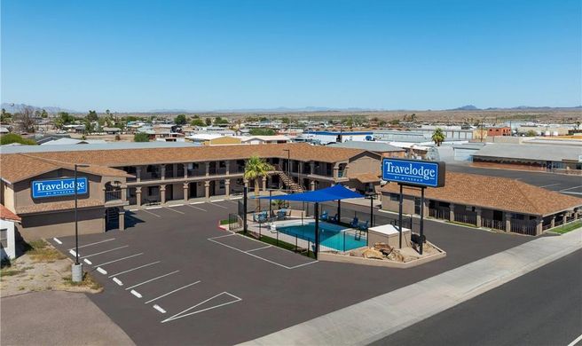 Travelodge by Wyndham Parker Exterior
