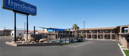 Travelodge by Wyndham Parker Exterior