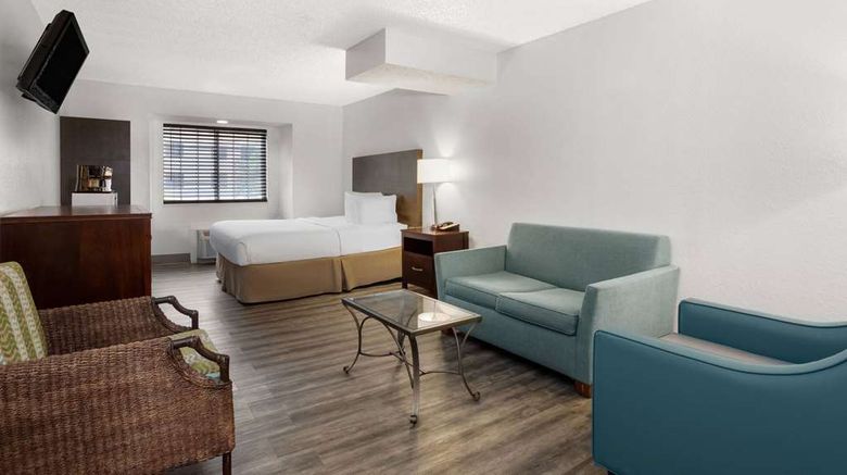 <b>Baymont by Wyndham Orlando/Intl Dr Room</b>. Images powered by <a href="https://iceportal.shijigroup.com/" title="IcePortal" target="_blank">IcePortal</a>.