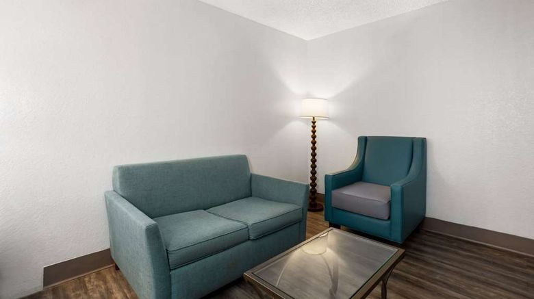 <b>Baymont by Wyndham Orlando/Intl Dr Room</b>. Images powered by <a href="https://iceportal.shijigroup.com/" title="IcePortal" target="_blank">IcePortal</a>.
