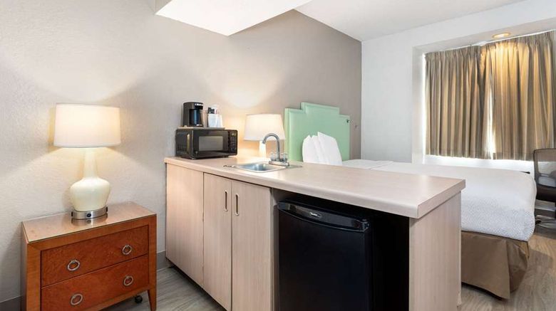 <b>Baymont by Wyndham Orlando/Intl Dr Suite</b>. Images powered by <a href="https://iceportal.shijigroup.com/" title="IcePortal" target="_blank">IcePortal</a>.