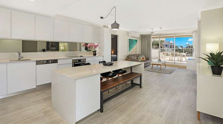 <b>Elouera Tower Suite</b>. Images powered by <a href="https://iceportal.shijigroup.com/" title="IcePortal" target="_blank">IcePortal</a>.