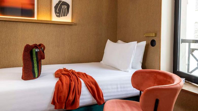 <b>Hotel Ernest Room</b>. Images powered by <a href="https://iceportal.shijigroup.com/" title="IcePortal" target="_blank">IcePortal</a>.