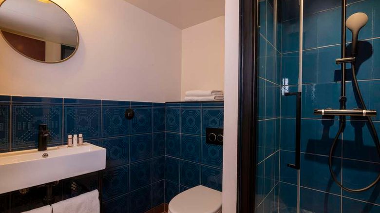 <b>Hotel Ernest Room</b>. Images powered by <a href="https://iceportal.shijigroup.com/" title="IcePortal" target="_blank">IcePortal</a>.