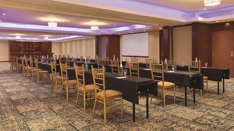 <b>Radisson Toronto Airport West Meeting</b>. Images powered by <a href="https://iceportal.shijigroup.com/" title="IcePortal" target="_blank">IcePortal</a>.