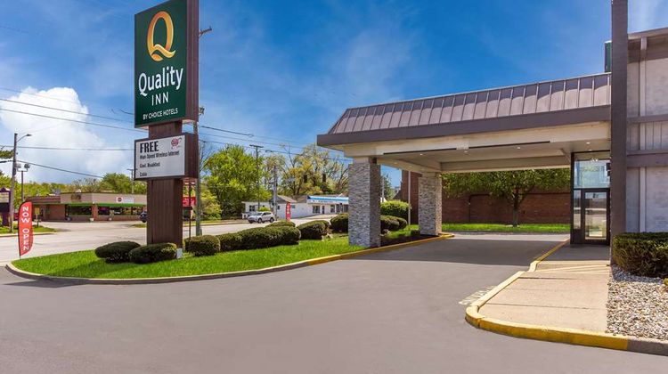 Quality Inn South Bend near Notre Dame Exterior