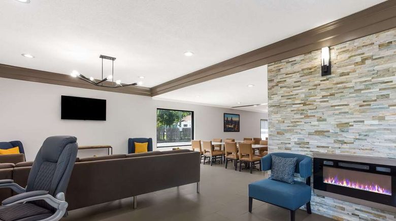 <b>Quality Inn South Bend near Notre Dame Lobby</b>. Images powered by <a href="https://iceportal.shijigroup.com/" title="IcePortal" target="_blank">IcePortal</a>.