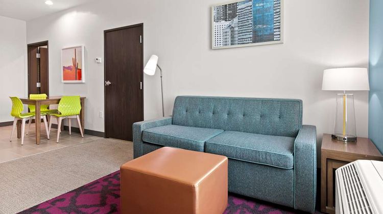 Home2 Suites by Hilton Phoenix Downtown Room
