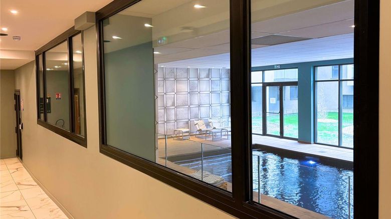 <b>Novotel Rouen Centre Cathedrale Pool</b>. Images powered by <a href="https://iceportal.shijigroup.com/" title="IcePortal" target="_blank">IcePortal</a>.