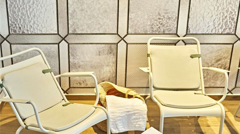 <b>Novotel Rouen Centre Cathedrale Pool</b>. Images powered by <a href="https://iceportal.shijigroup.com/" title="IcePortal" target="_blank">IcePortal</a>.