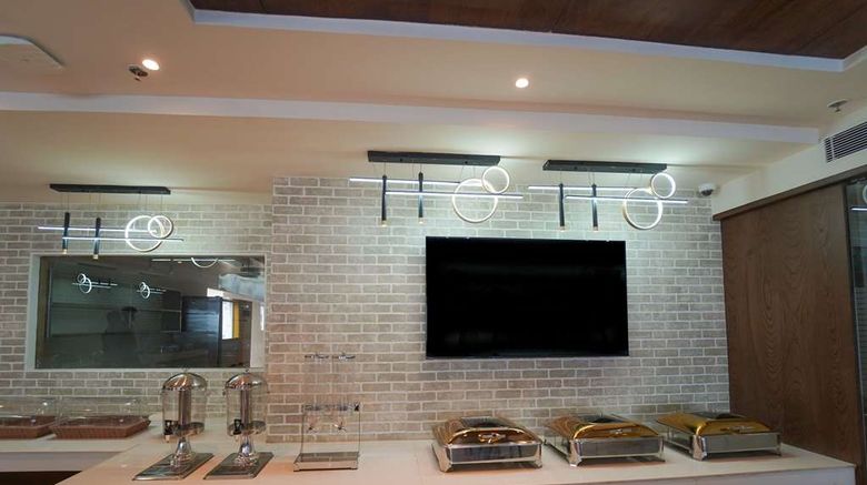 <b>Quality Inn Elite Restaurant</b>. Images powered by <a href="https://iceportal.shijigroup.com/" title="IcePortal" target="_blank">IcePortal</a>.