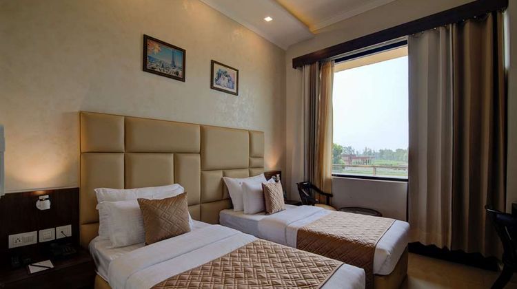 Comfort Inn Karnal Room