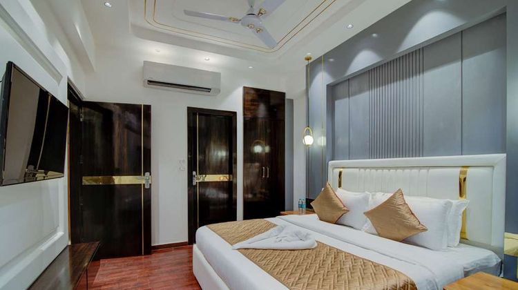 Comfort Inn Karnal Suite