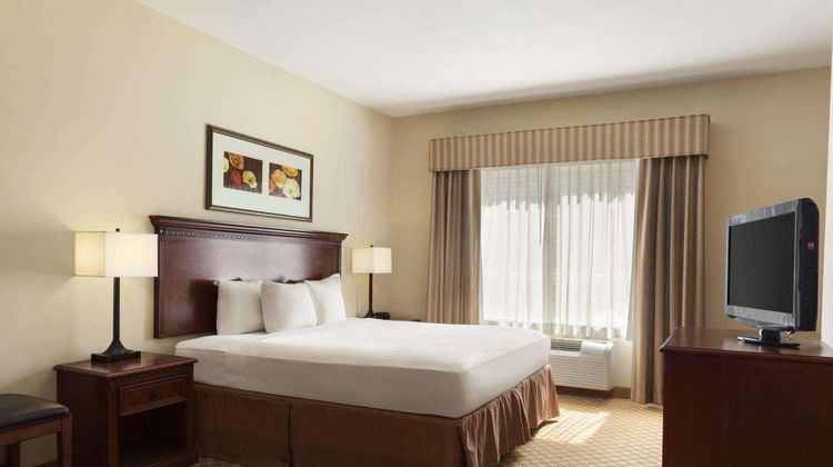 Country Inn & Suites by Radisson Suite