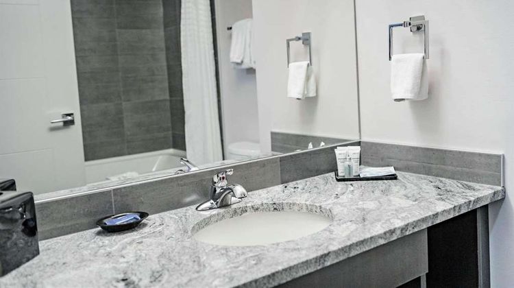 Park Inn by Radisson Leduc Room