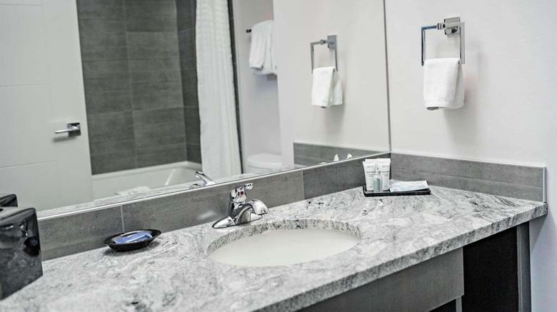 <b>Park Inn by Radisson Leduc Room</b>. Images powered by <a href="https://iceportal.shijigroup.com/" title="IcePortal" target="_blank">IcePortal</a>.
