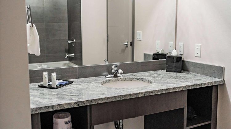 Park Inn Edmonton Airport Room