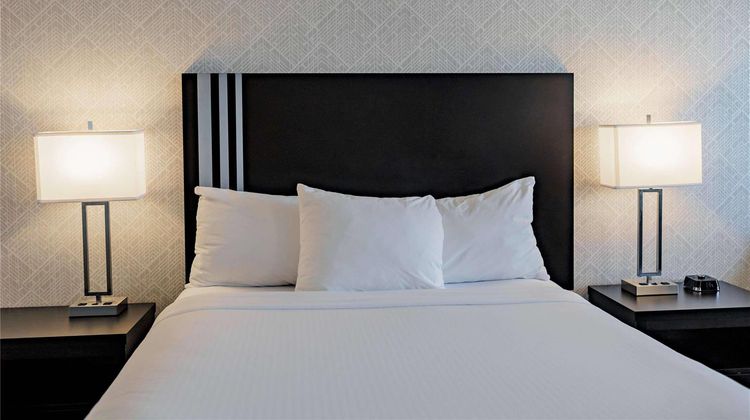 Park Inn Edmonton Airport Room
