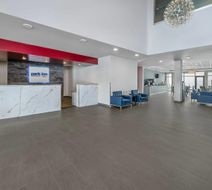 Park Inn Edmonton Airport Lobby