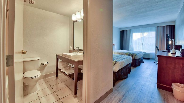 <b>Country Inn & Suites Ocala Room</b>. Images powered by <a href="https://iceportal.shijigroup.com/" title="IcePortal" target="_blank">IcePortal</a>.