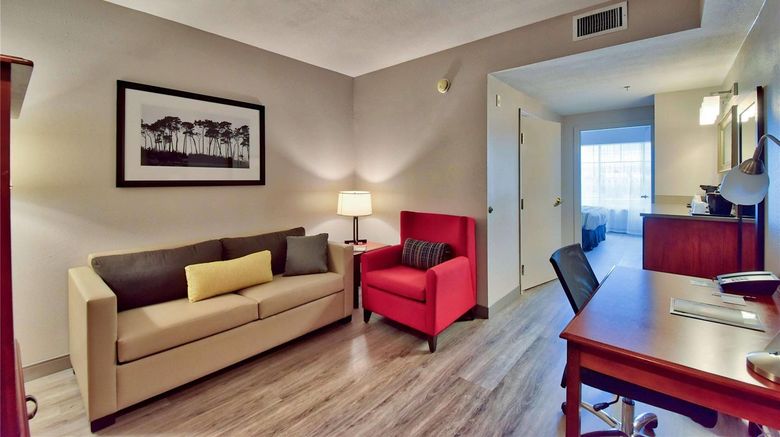 <b>Country Inn & Suites Ocala Suite</b>. Images powered by <a href="https://iceportal.shijigroup.com/" title="IcePortal" target="_blank">IcePortal</a>.