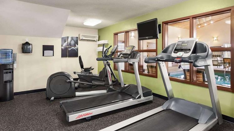 Country Inn & Suites Ames Health