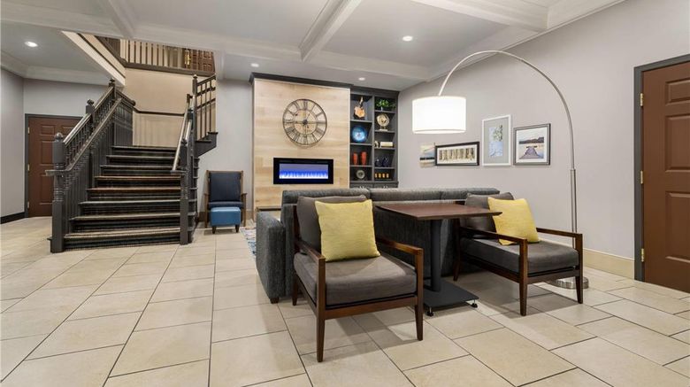 <b>Country Inn & Suites Boise West Lobby</b>. Images powered by <a href="https://iceportal.shijigroup.com/" title="IcePortal" target="_blank">IcePortal</a>.
