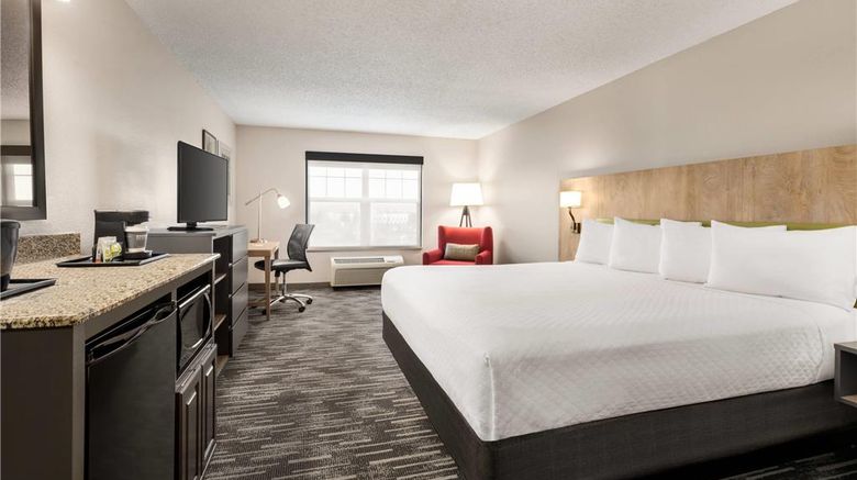 <b>Country Inn & Suites Boise West Room</b>. Images powered by <a href="https://iceportal.shijigroup.com/" title="IcePortal" target="_blank">IcePortal</a>.
