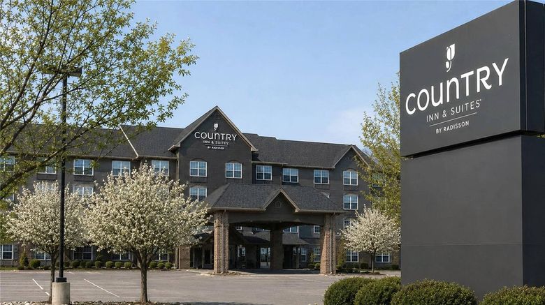 <b>Country Inn & Suites Boise West Exterior</b>. Images powered by <a href="https://iceportal.shijigroup.com/" title="IcePortal" target="_blank">IcePortal</a>.