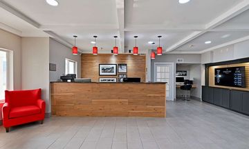 Country Inn & Suites Bloomington-Normal