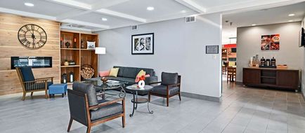Country Inn & Suites Bloomington-Normal Lobby