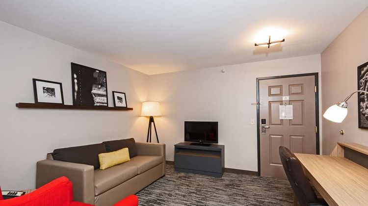 Country Inn & Suites Bloomington-Normal Room
