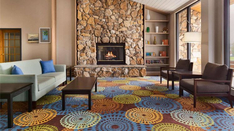 Country Inn & Suites Mishawaka Lobby