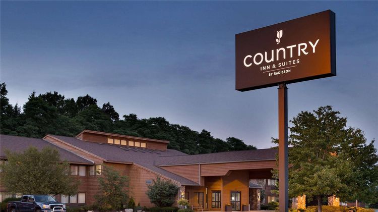 Country Inn & Suites Mishawaka Exterior