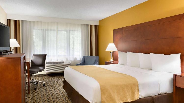 Country Inn & Suites Mishawaka Suite