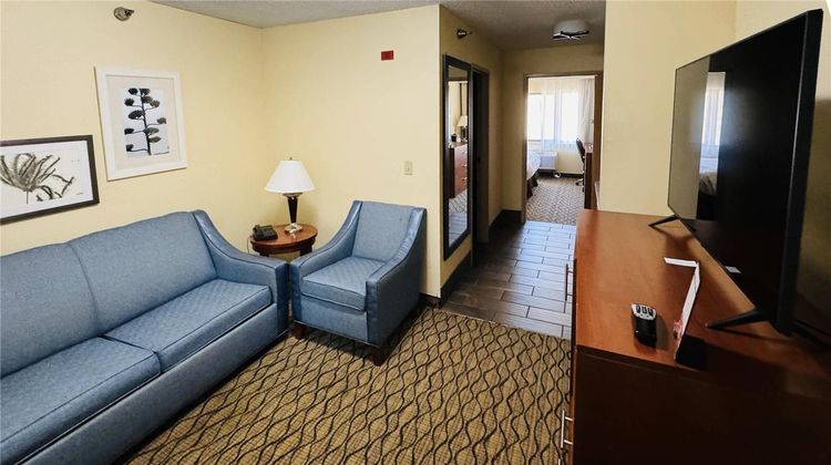 Country Inn & Suites Mishawaka Suite