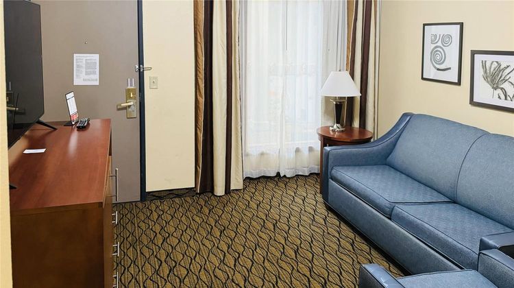 Country Inn & Suites Mishawaka Suite