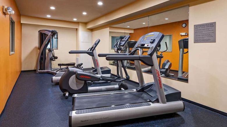 <b>Country Inn & Suites Salisbury Health</b>. Images powered by <a href="https://iceportal.shijigroup.com/" title="IcePortal" target="_blank">IcePortal</a>.