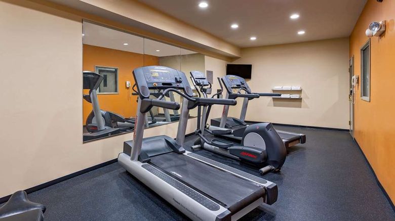 <b>Country Inn & Suites Salisbury Health</b>. Images powered by <a href="https://iceportal.shijigroup.com/" title="IcePortal" target="_blank">IcePortal</a>.