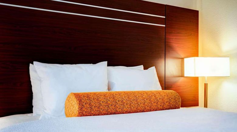 <b>Radisson Hotel Southfield-Detroit Suite</b>. Images powered by <a href="https://iceportal.shijigroup.com/" title="IcePortal" target="_blank">IcePortal</a>.