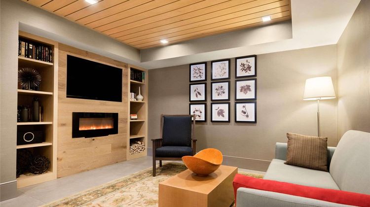 Country Inn & Suites Minneapolis West Lobby