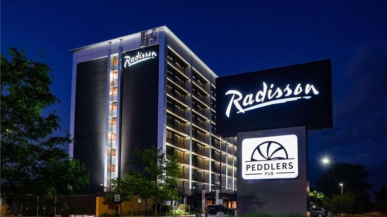 Radisson Hotel St Paul Downtown Exterior. Images powered by <a href="https://iceportal.shijigroup.com" target="_blank" rel="noopener">Ice Portal</a>.