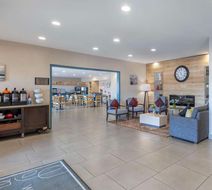 Country Inn & Suites St. Peters Lobby