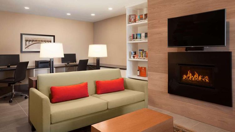 Country Inn & Suites Bozeman Lobby