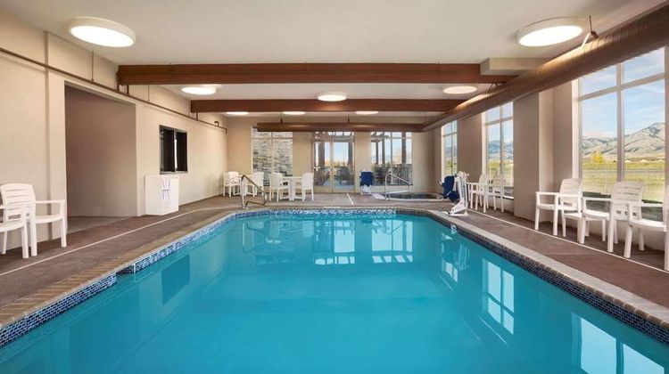 Country Inn & Suites Bozeman Pool