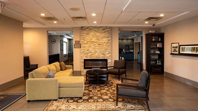<b>Country Inn & Suites Wilson Lobby</b>. Images powered by <a href="https://iceportal.shijigroup.com/" title="IcePortal" target="_blank">IcePortal</a>.