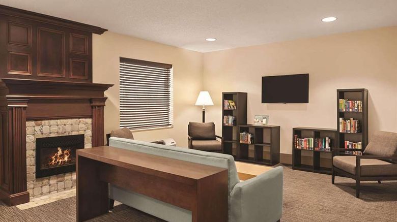 <b>Country Inn & Suites Dayton South Lobby</b>. Images powered by <a href="https://iceportal.shijigroup.com/" title="IcePortal" target="_blank">IcePortal</a>.