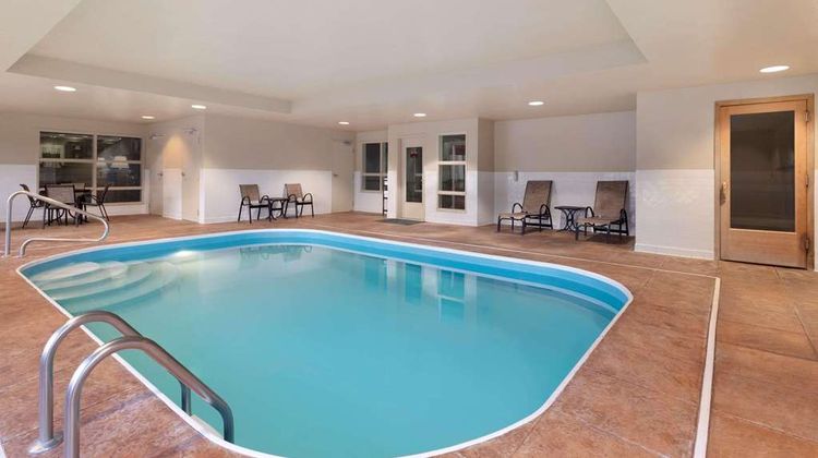 Country Inn & Suites Dayton South Pool