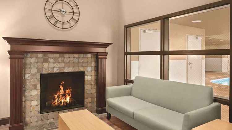 Country Inn & Suites Dayton South Lobby
